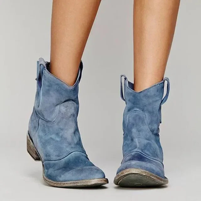 Stilvolle, vom Westen inspirierte Stiefeletten für trendbewusste Frauen