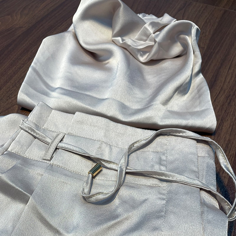 Alessandra - Tweedelige Satijn Set met Mouwloze Crop Top en Lange Broek voor Dames