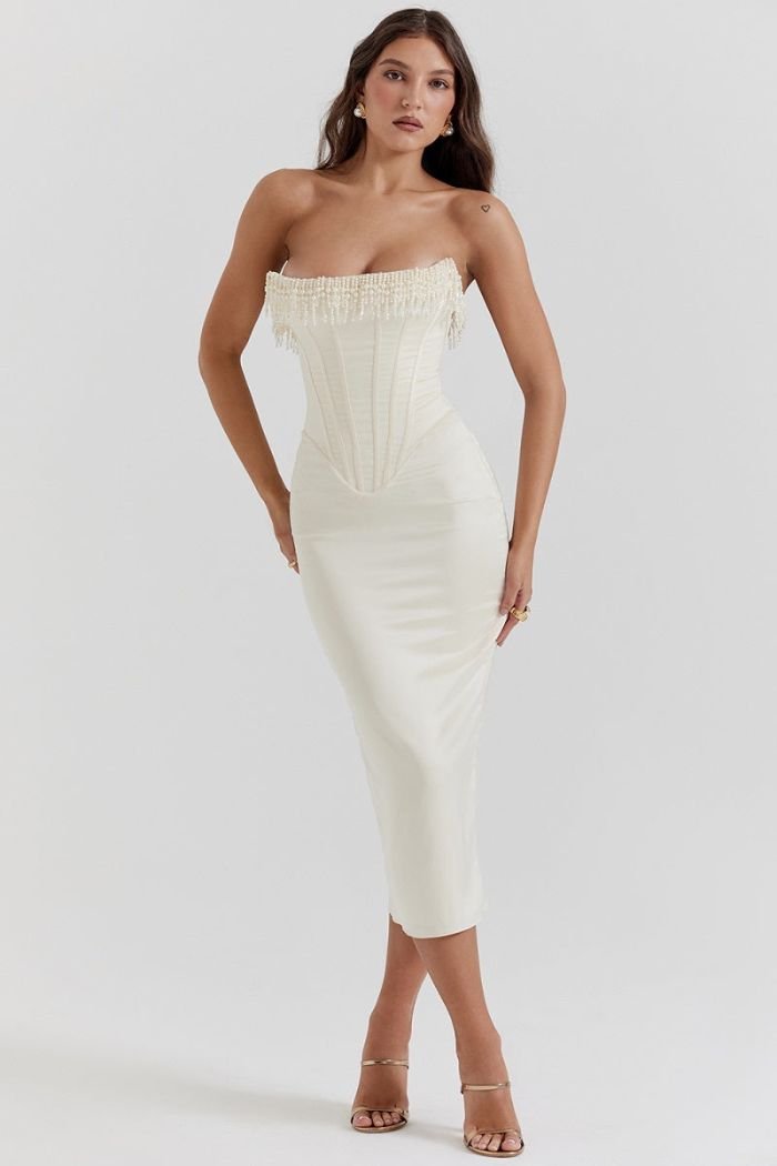 Sharlene | Strapless jurk met parelversiering van stretchsatijn 1