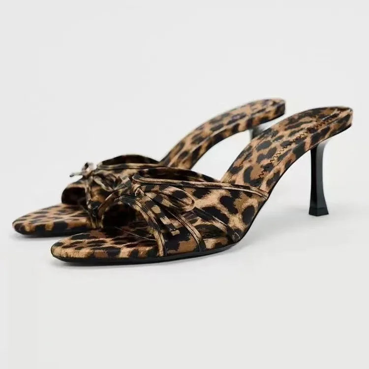 Slanke Hakhiel Slipper Met Strikdetail | Navando 