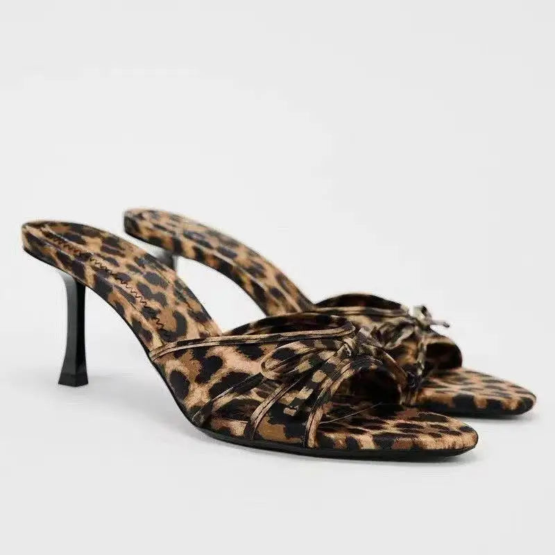 Slanke Hakhiel Slipper Met Strikdetail | Navando 