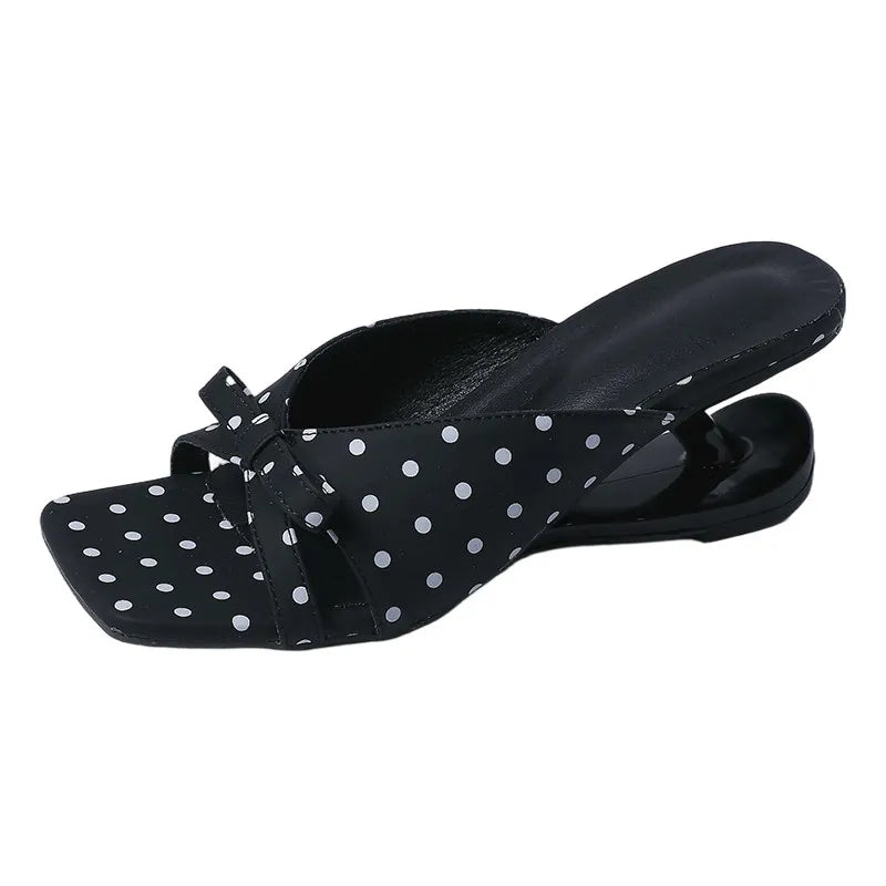 Sleehak Slippers Met Stippenprint | Navando 
