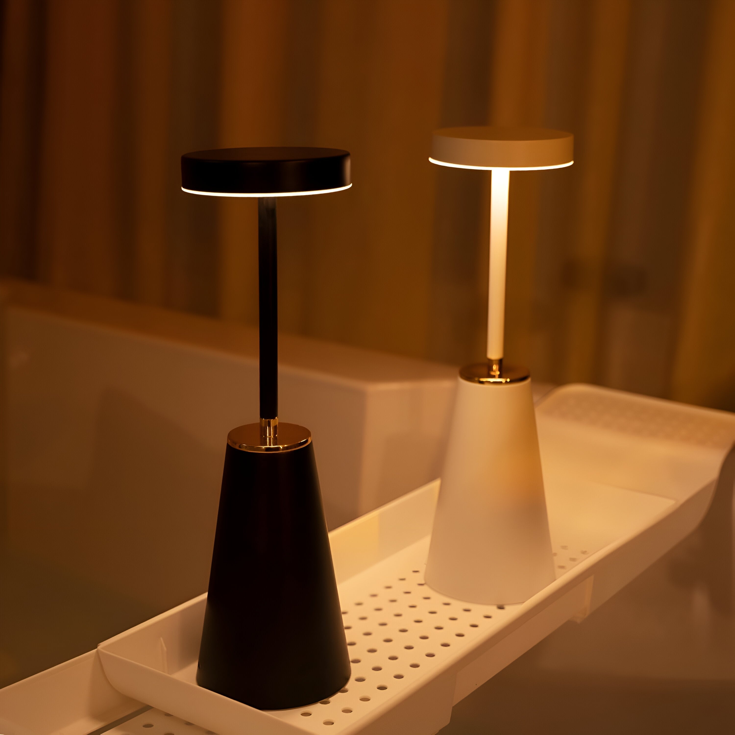 Sleek Lamp | Draadloze tafellamp met aanpasbare verlichting 1