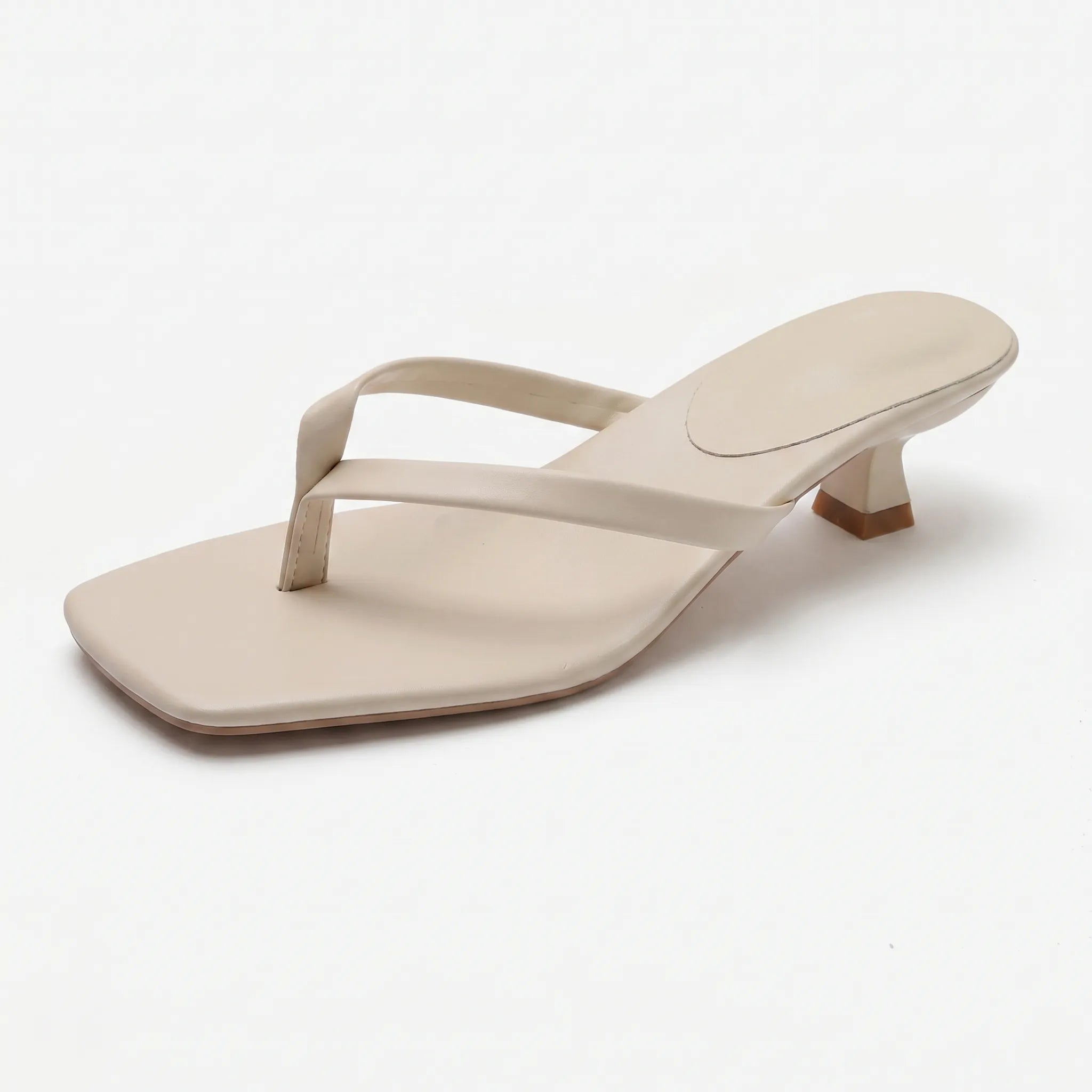 Teenslippers Met Lage Hak En Vierkante Neus | Navando 
