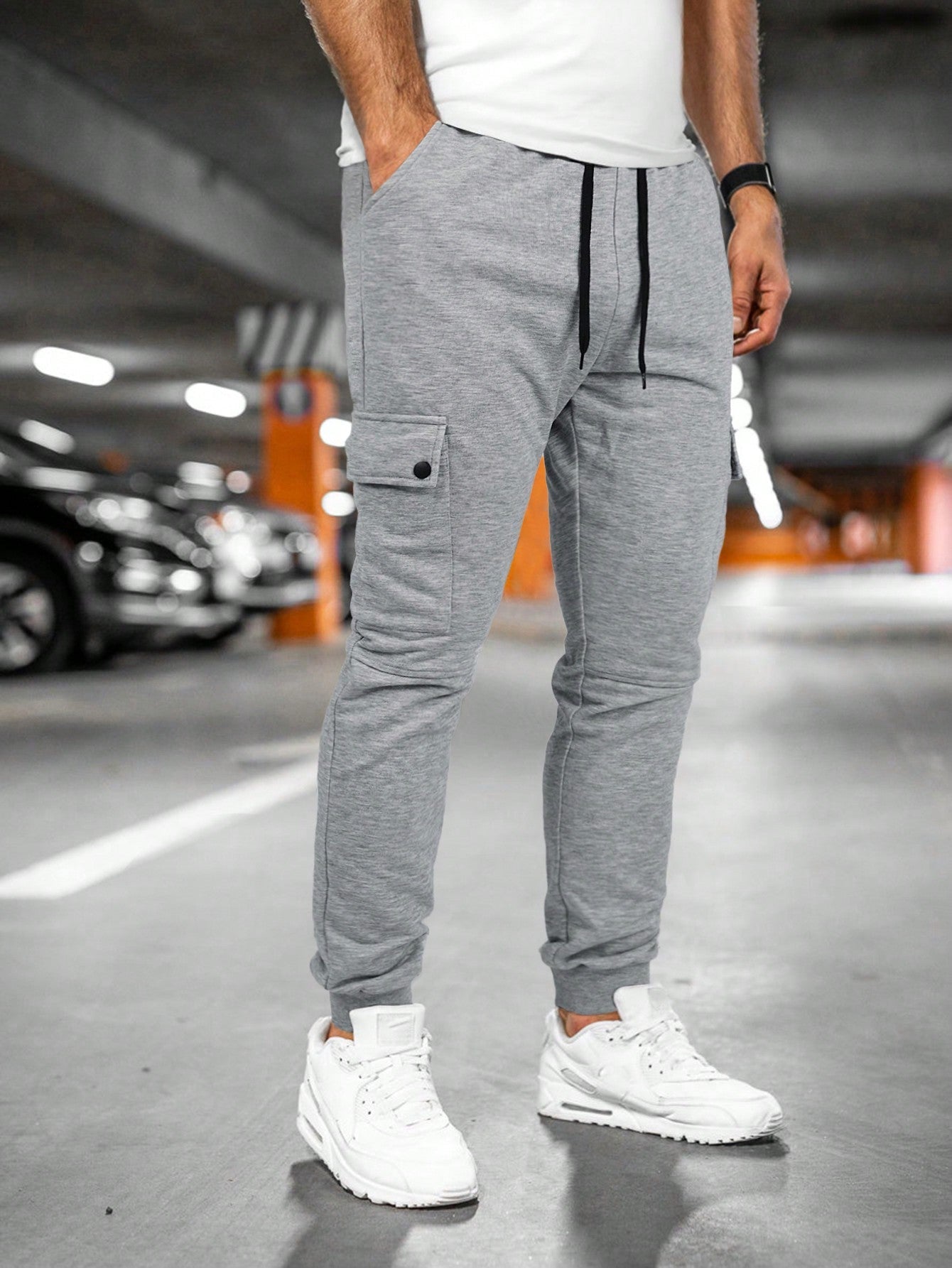 Tom | Lichte stretch joggingbroek met praktische zakken 3