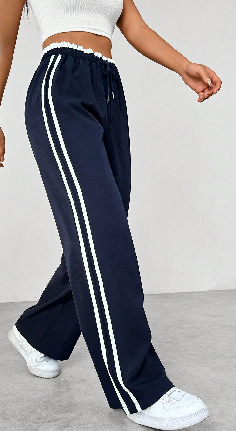 Yara | Luchtige wide-leg broek met dubbele strepen 0