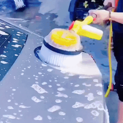 Zelfroterende Wasborstel Op Waterdruk | Navando