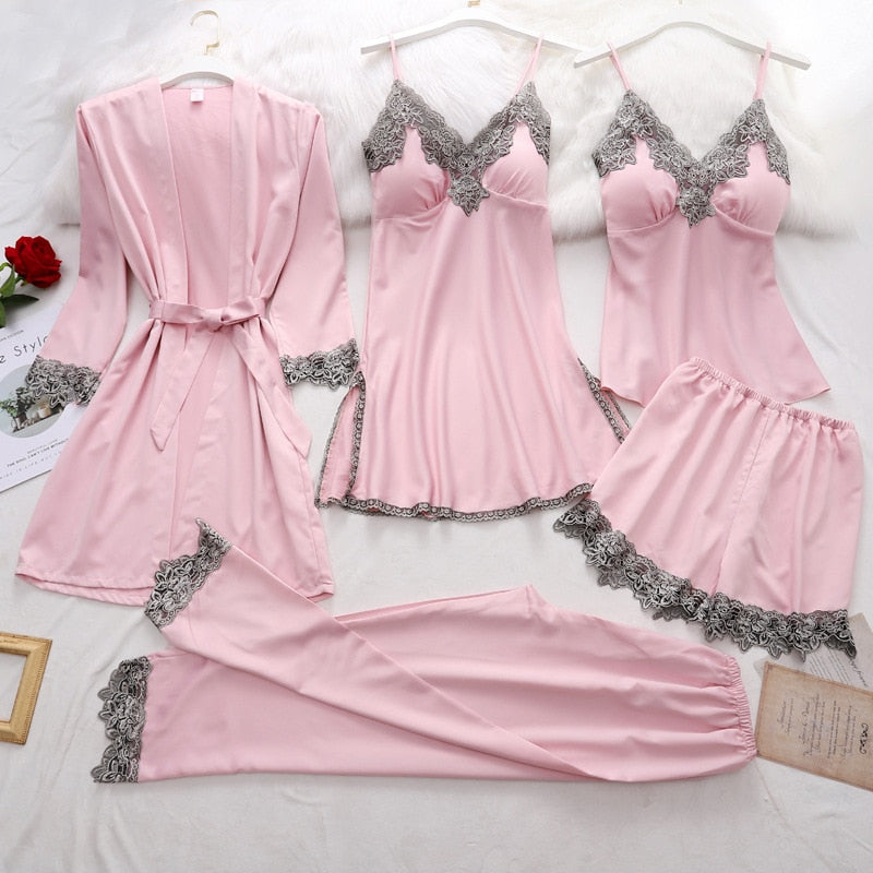 Zijden Look | Elegante V-hals Pyjama Set met Kant 0