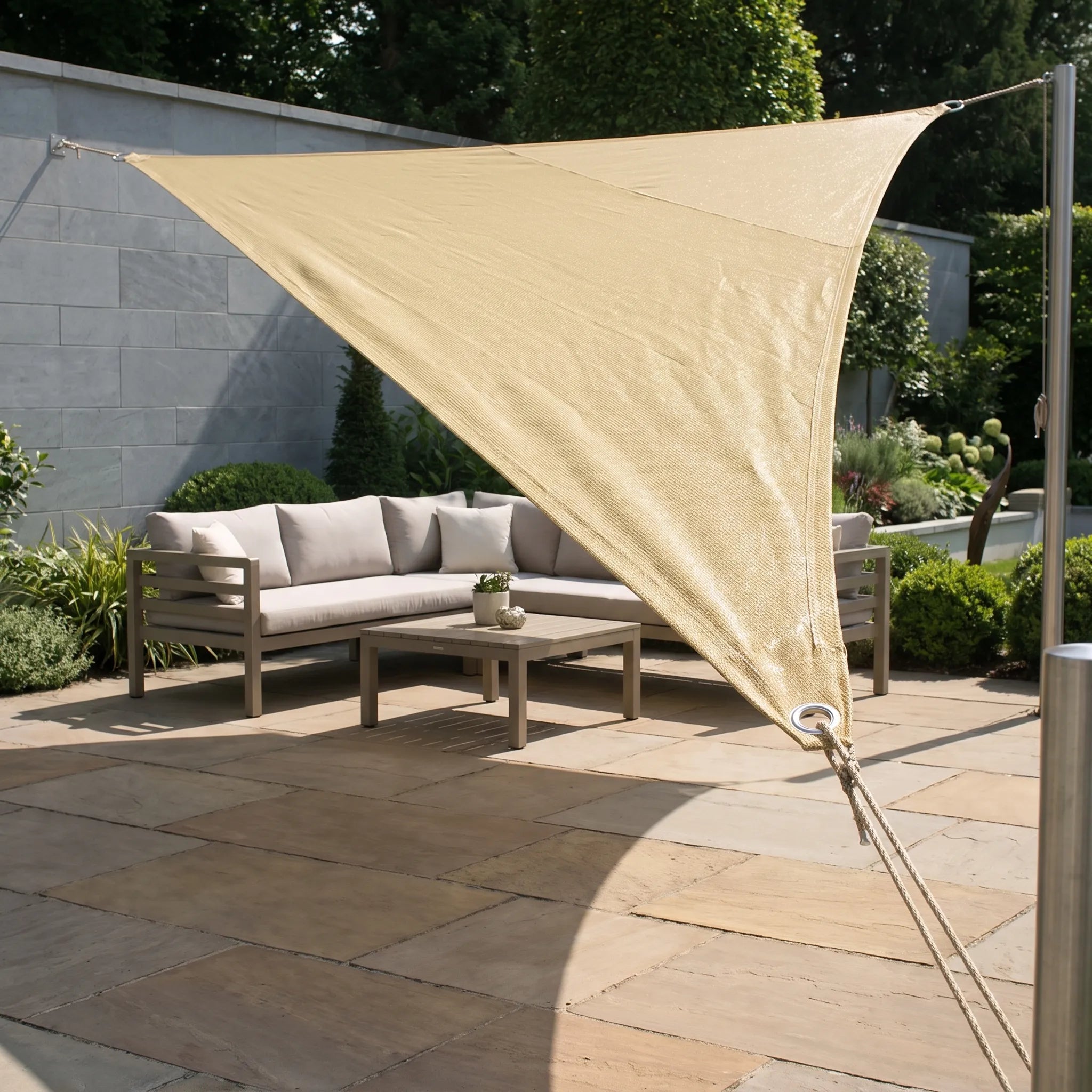 Zwevend Waterafstotend Schaduwdoek Voor De Tuin | Navando 