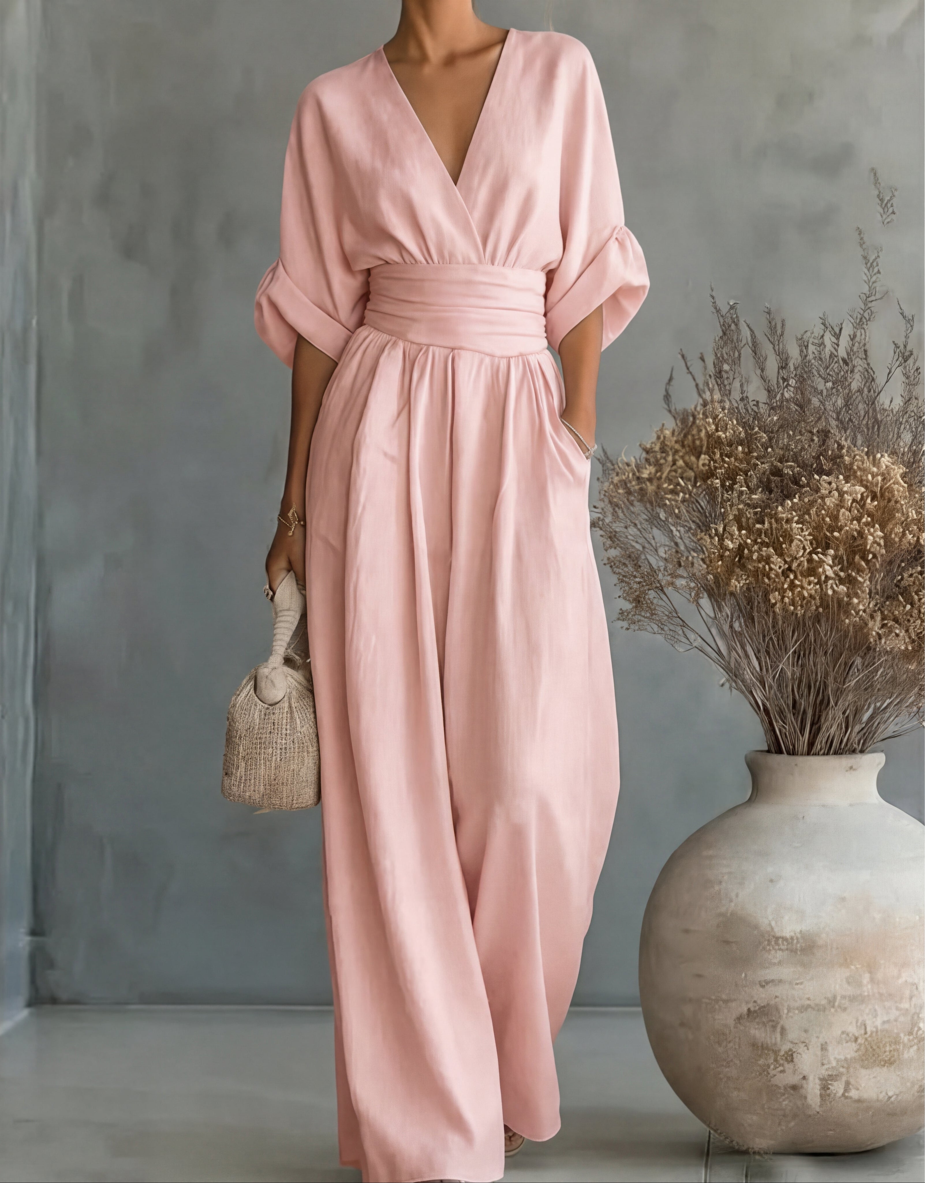 Bregje | Wijde jumpsuit voor dames met V-hals - Lichtroze