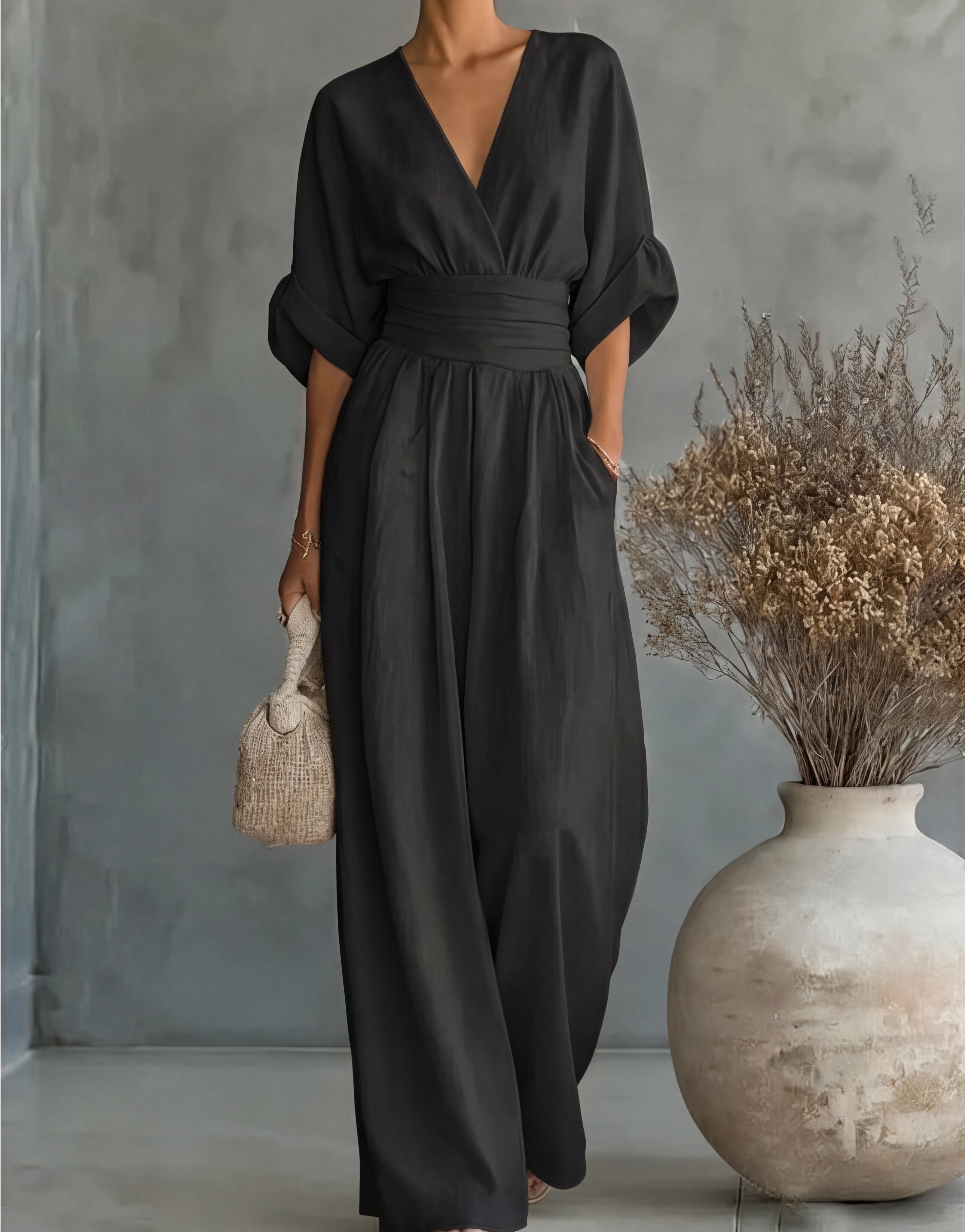 Bregje | Wijde jumpsuit voor dames met V-hals - Zwart
