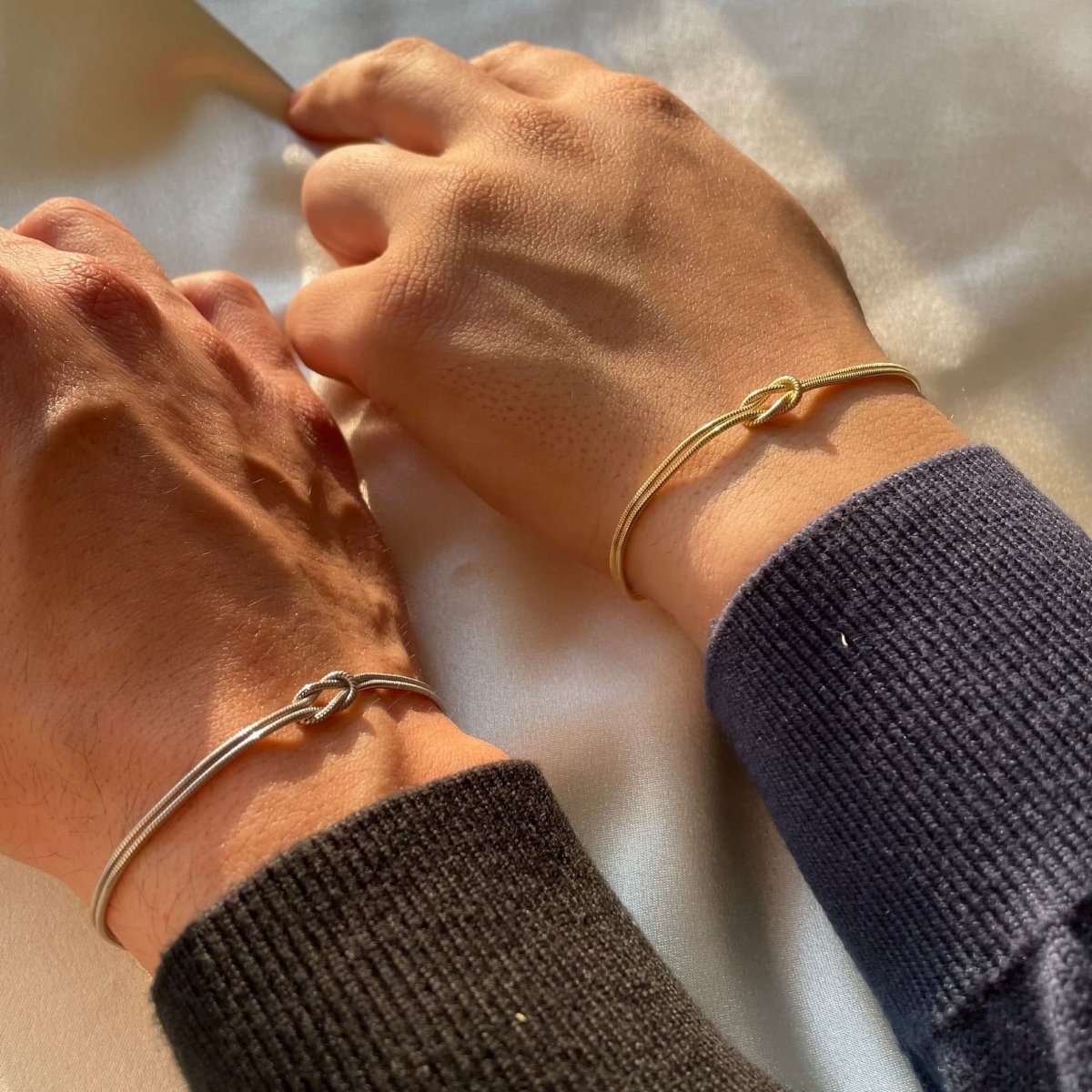 Elske | Minimalistische armband met liefdesknoop - foto 3