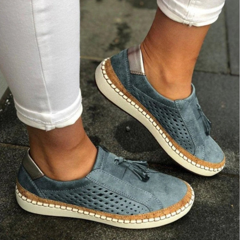Isabel | Geperforeerde slip-on instappers voor dames - Blauw