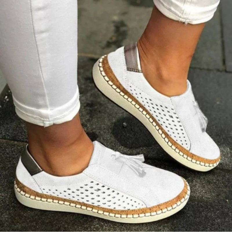 Isabel | Geperforeerde slip-on instappers voor dames - Wit