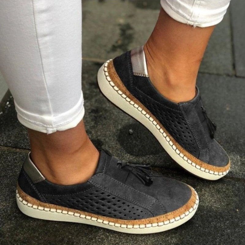 Isabel | Geperforeerde slip-on instappers voor dames - Zwart
