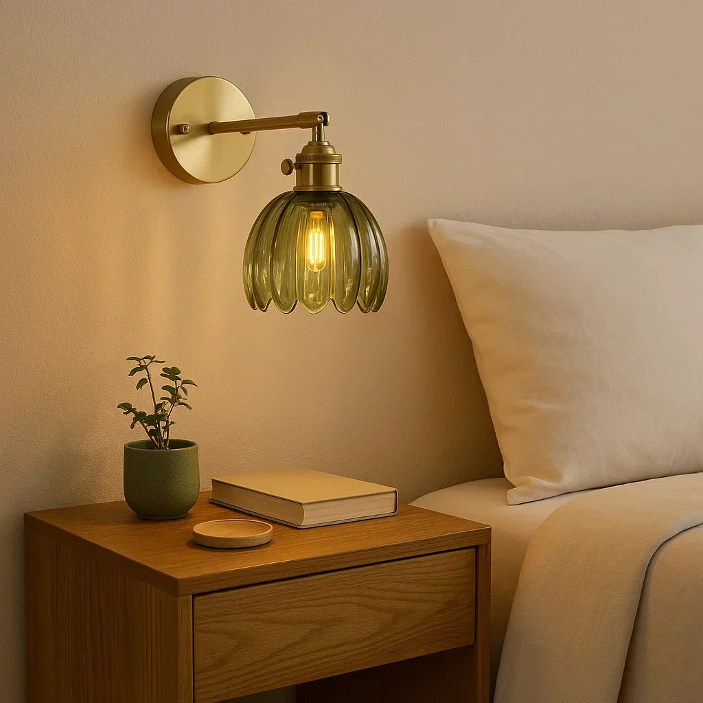 Jelte | Retro wandlamp met tulpvormige glazen kap - view 6