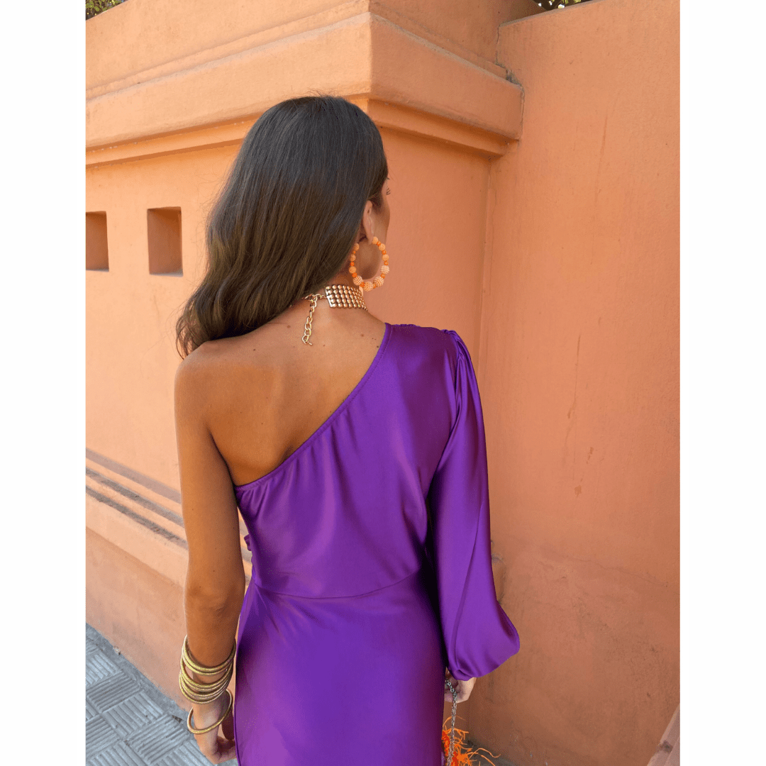 Josine | Satijnen galajurk met one-shoulder en split - view 6