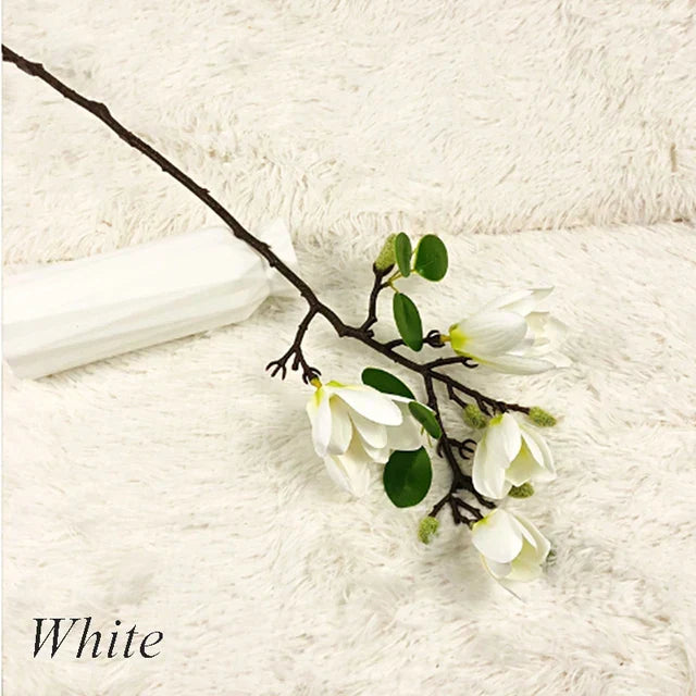 Loek | Kunsttak met magnolia bloemen - Wit