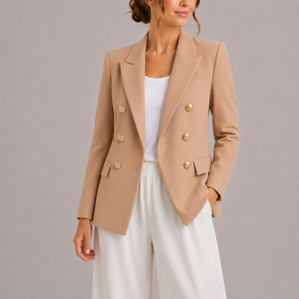 Nynke | Dubbelrij blazer met gouden knopen voor dames - Beige