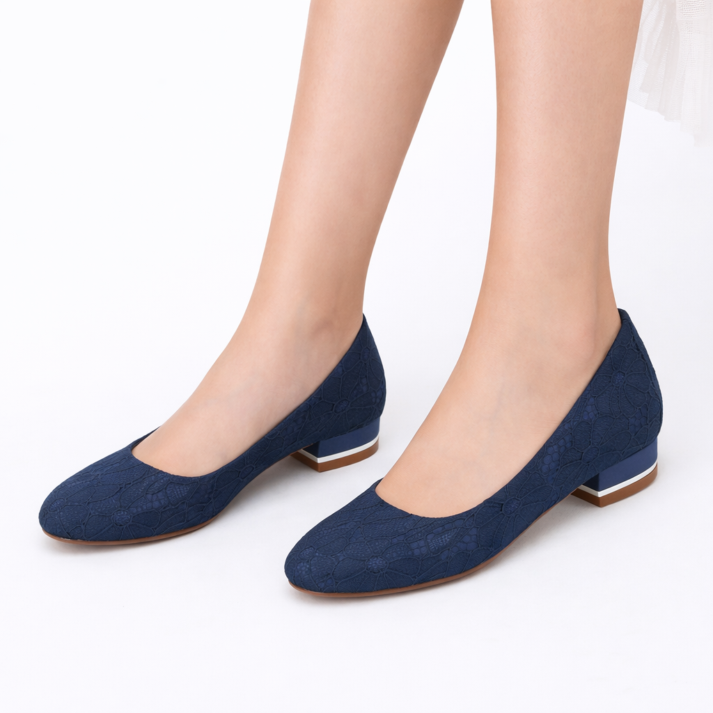 Sanne | Bruidsschoenen met lage hak en kant - Marineblauw